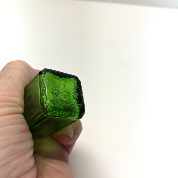 Vintage Green Glass Apothecary Bottle Small Medicine Vial Pharmacy Collectible - Picture 5 of 9